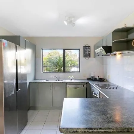 Sunny Room In West Auckland Exterior photo