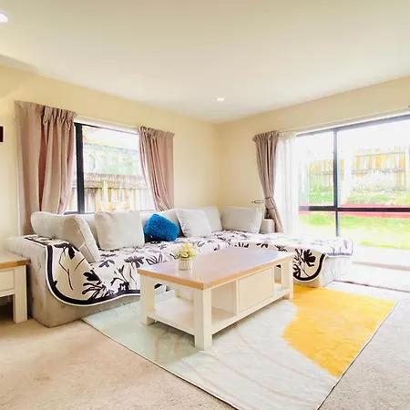 Sunny Room In West Auckland Exterior photo